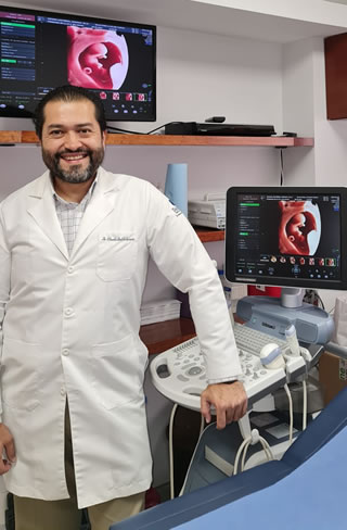 https://www.fertilt.com/wp-content/uploads/2022/07/dr-claudio-badillo-biologo-reproduccion.jpg