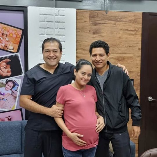 Asistiendo a consulta por tratamiento de reproducción asistida