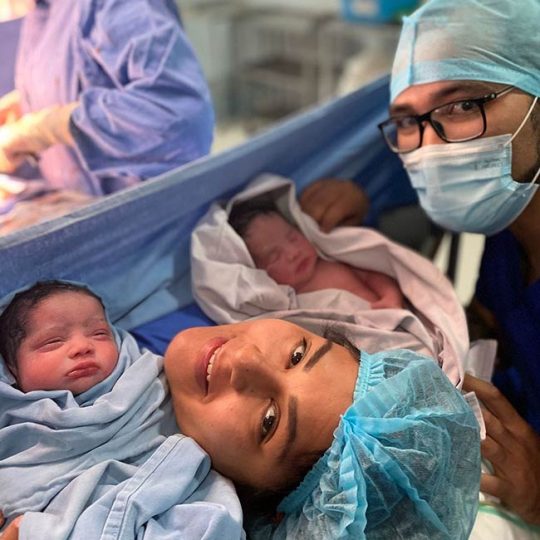 Parto exitoso de gemelos en clínica de Fertilidad Fertilt.