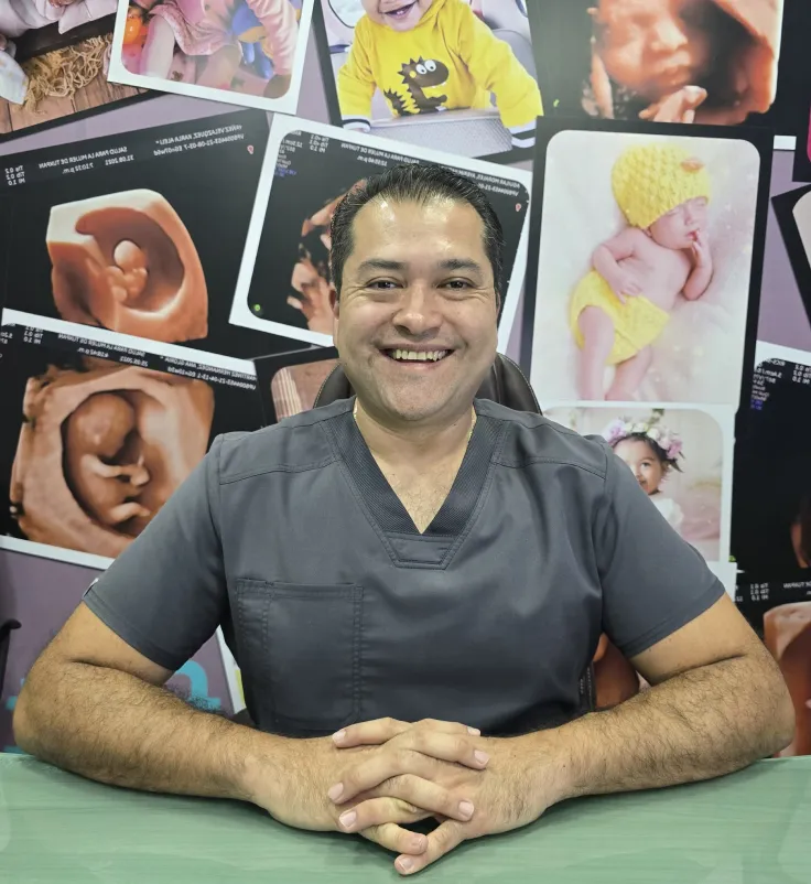 Fotografía del Dr. Claudio Badillo Barradas